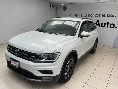 Volkswagen Tiguan Comfortline usado (2019) color Blanco financiado en mensualidades(enganche $131,000 mensualidades desde $12,566)