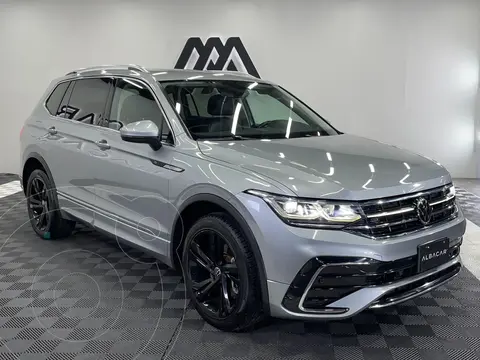 Volkswagen Tiguan 2.0L R-Line usado (2022) color plateado precio $589,999