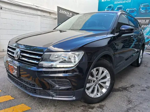 Volkswagen Tiguan Trendline usado (2018) color Negro financiado en mensualidades(enganche $98,750 mensualidades desde $5,728)