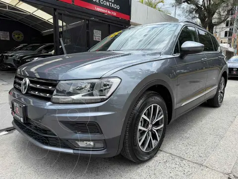 Volkswagen Tiguan Comfortline 5 Asientos Piel usado (2018) color Gris precio $339,900