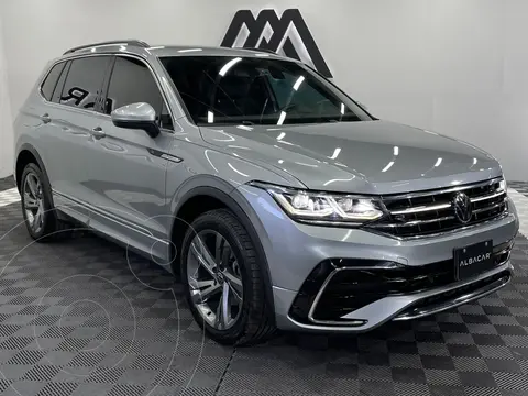Volkswagen Tiguan 1.4L R-Line usado (2024) color plateado precio $577,999