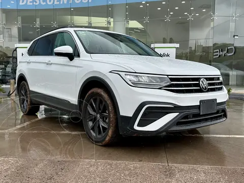Volkswagen Tiguan Comfortline 5 Asientos usado (2023) color Blanco precio $489,000