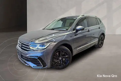 Volkswagen Tiguan 2.0L R-Line usado (2022) color Plata financiado en mensualidades(enganche $137,612 mensualidades desde $11,813)