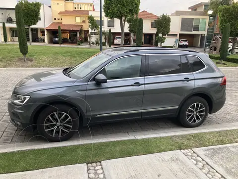 Volkswagen Tiguan Comfortline 7 Asientos Tela usado (2018) color Gris precio $319,000