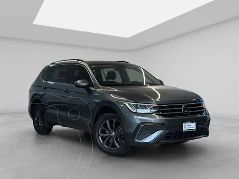 Volkswagen Tiguan Comfortline 5 Asientos usado (2024) color Gris financiado en mensualidades(enganche $149,602 mensualidades desde $13,640)