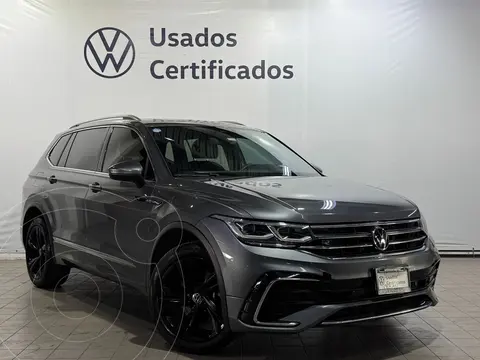 Volkswagen Tiguan 2.0L R-Line usado (2024) color Gris financiado en mensualidades(enganche $185,273 mensualidades desde $16,892)