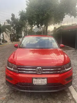 Volkswagen Tiguan Comfortline 5 Asientos usado (2018) color Naranja precio $320,000