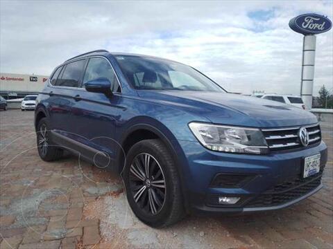 foto Volkswagen Tiguan Comfortline 5 Asientos Piel usado (2020) color Azul precio $490,000
