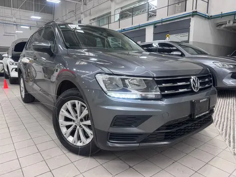 Volkswagen Tiguan Trendline Plus usado (2019) color Gris financiado en mensualidades(enganche $129,538 mensualidades desde $5,565)
