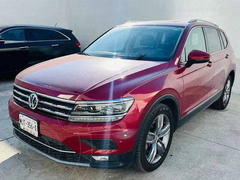 Volkswagen Tiguan Highline usado (2018) color Rojo financiado en mensualidades(enganche $110,000 mensualidades desde $5,500)