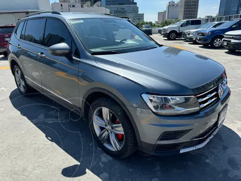 Volkswagen Tiguan Highline usado (2018) color Gris Platino precio $379,000