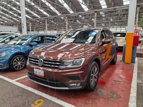 Volkswagen Tiguan Comfortline usado (2018) color Bronce financiado en mensualidades(enganche $105,000 mensualidades desde $8,560)