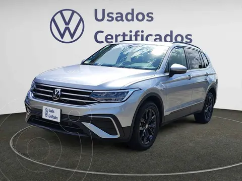 Volkswagen Tiguan Comfortline 5 Asientos usado (2024) color Plata financiado en mensualidades(enganche $152,845 mensualidades desde $11,693)