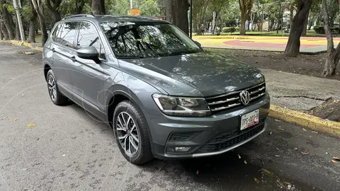 Volkswagen Tiguan Comfortline usado (2018) color Gris precio $325,000