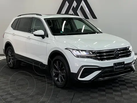 Volkswagen Tiguan Comfortline 5 Asientos usado (2023) color Blanco precio $469,999