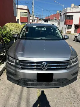 foto Volkswagen Tiguan Trendline Plus usado (2021) color Plata precio $316,000