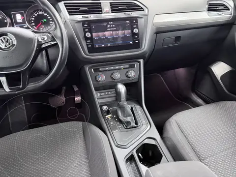 Volkswagen Tiguan Comfortline usado (2018) color Blanco precio $299,990