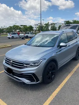 Volkswagen Tiguan R-Line usado (2023) color Plata precio $675,000