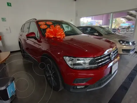 Volkswagen Tiguan Comfortline 5 Asientos Piel usado (2019) color Rojo Rubi financiado en mensualidades(enganche $201,999 mensualidades desde $8,201)