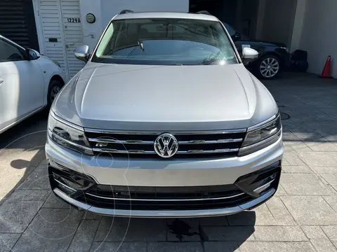 Volkswagen Tiguan R-Line usado (2021) color Plata financiado en mensualidades(enganche $124,000 mensualidades desde $16,652)