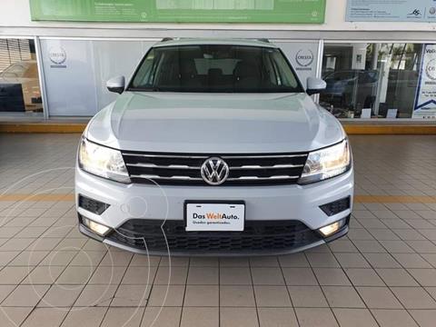 foto Volkswagen Tiguan Comfortline 5 Asientos Piel usado (2018) precio $359,900