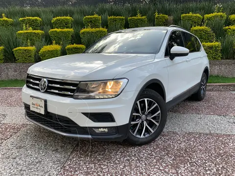 Volkswagen Tiguan Comfortline usado (2018) color Blanco financiado en mensualidades(enganche $109,000 mensualidades desde $8,100)