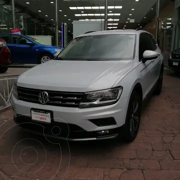 Volkswagen Tiguan Comfortline usado (2019) color Blanco financiado en mensualidades(enganche $75,800)