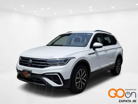 Volkswagen Tiguan Trendline usado (2023) color VWAG BLANCO PURO precio $429,900
