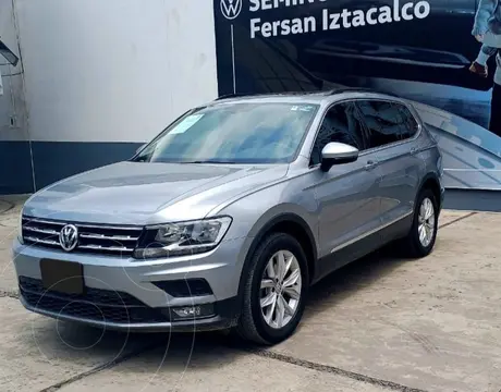 Volkswagen Tiguan Comfortline usado (2021) color Plata financiado en mensualidades(enganche $33,405 mensualidades desde $12,937)