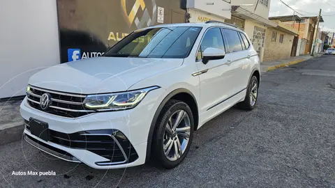 Volkswagen Tiguan 1.4L R-Line usado (2023) color Blanco financiado en mensualidades(enganche $225,000 mensualidades desde $12,300)