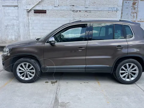 Volkswagen Tiguan Comfortline 5 Asientos Piel usado (2012) color Marron precio $190,000