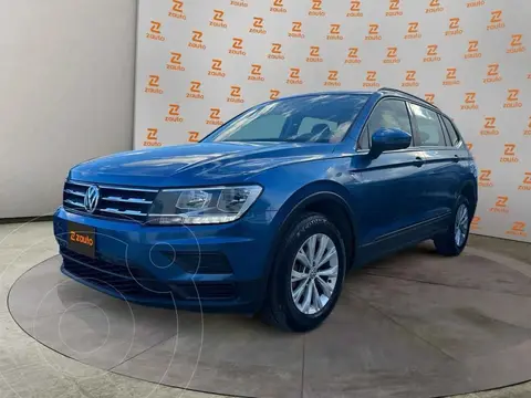 Volkswagen Tiguan Trendline Plus usado (2018) color Azul financiado en mensualidades(enganche $92,475 mensualidades desde $5,456)