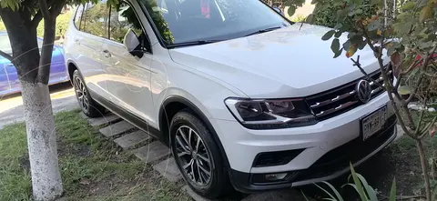 Volkswagen Tiguan Comfortline 5 Asientos Piel usado (2018) color Blanco precio $350,000