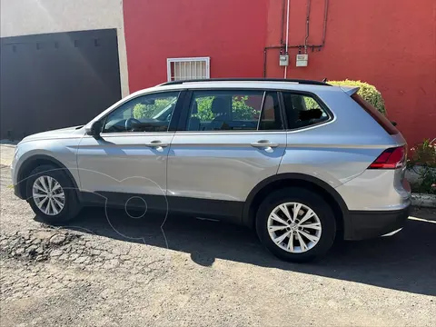 Volkswagen Tiguan Trendline Plus usado (2021) color Plata precio $316,000