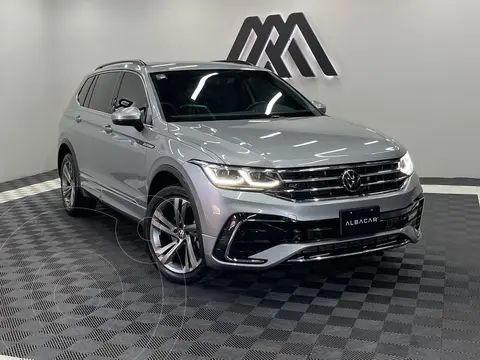 Volkswagen Tiguan 1.4L R-Line usado (2023) color plateado precio $649,900