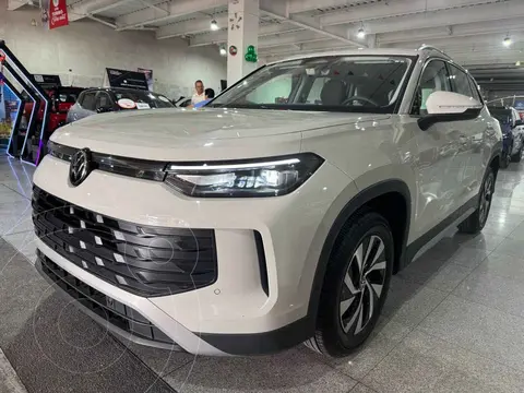 Volkswagen Tiguan Trendline usado (2025) color Beige precio $599,900