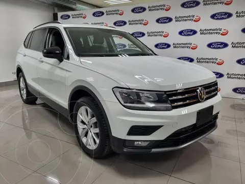 Volkswagen Tiguan Comfortline usado (2020) color Blanco precio $420,000