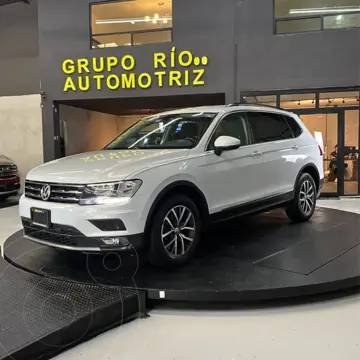 Volkswagen Tiguan Comfortline usado (2018) color Gris precio $319,000