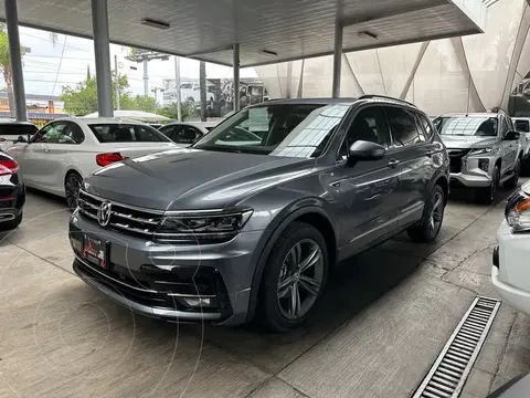 Volkswagen Tiguan 1.4L R-Line usado (2021) color Gris Platino financiado en mensualidades(enganche $134,750 mensualidades desde $11,399)