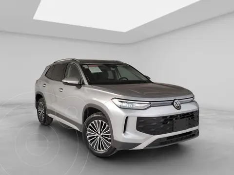 Volkswagen Tiguan Comfortline usado (2025) color plateado precio $633,900