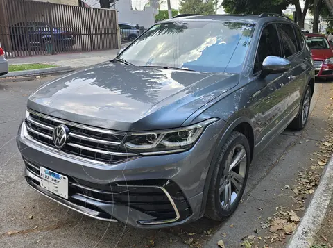 Volkswagen Tiguan 1.4L R-Line usado (2024) color Gris Platino precio $539,000