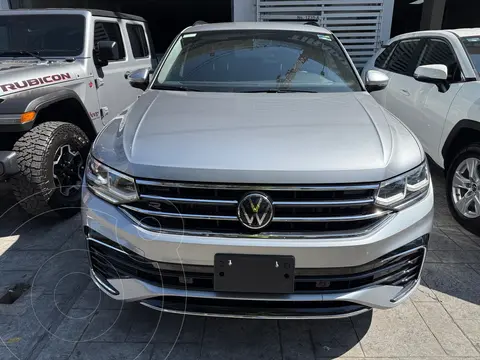 Volkswagen Tiguan 1.4L R-Line usado (2024) color Plata financiado en mensualidades(enganche $128,000 mensualidades desde $17,279)