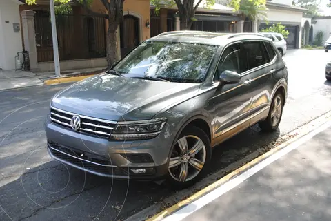 Volkswagen Tiguan Highline usado (2018) color Gris precio $315,000