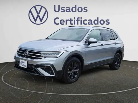 Volkswagen Tiguan Comfortline 5 Asientos usado (2024) color Plata precio $560,000
