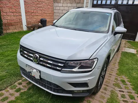 Volkswagen Tiguan Comfortline 5 Asientos Piel usado (2019) color Blanco precio $340,000