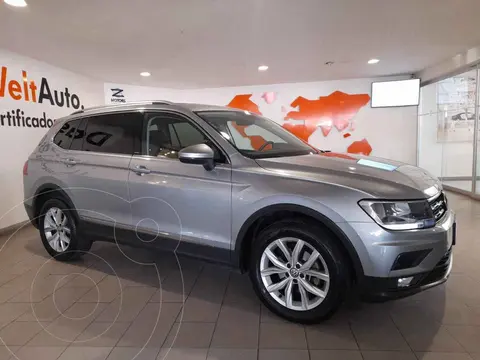 Volkswagen Tiguan Comfortline usado (2020) color Plata financiado en mensualidades(enganche $138,975 mensualidades desde $16,928)