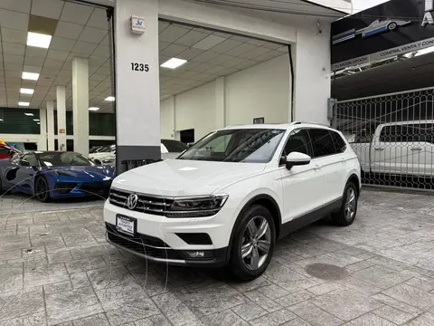 Volkswagen Tiguan Comfortline 5 Asientos Piel usado (2018) color Blanco precio $389,000