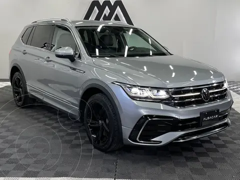Volkswagen Tiguan 2.0L R-Line usado (2022) color plateado precio $589,999