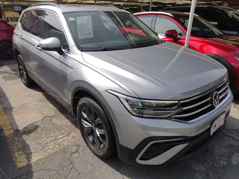 Volkswagen Tiguan Comfortline 7 Asientos usado (2022) color Gris precio $447,000