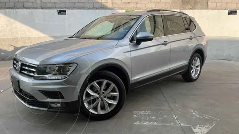 Volkswagen Tiguan Comfortline 3era Fila usado (2021) color Plata precio $425,000